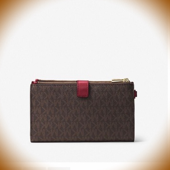 Michael Kors signature wallet/wristlet - Picture 3 of 3